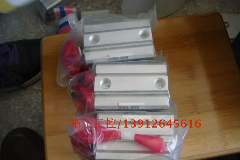 

[SA] Positive! SMC new in original packaging thin cylinder CDQ2A32-35DCM stock --2pcs/lot
