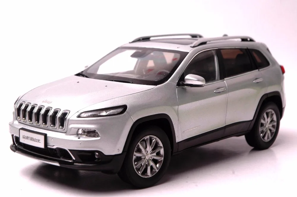 1:18 литая под давлением модель для Jeep Cherokee 2016 серебристый игрушечный автомобиль