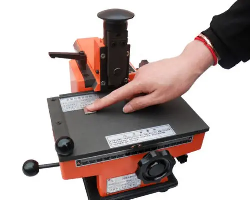 Новая полуавтоматическая табличка с металлическими этикетками для штамповки принтер маркировочная машина с 1 шт 4 мм шрифт