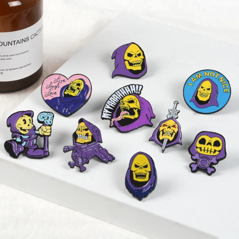 Skeletor эмалированная булавка фиолетового цвета значки с желтым черепом мешочек