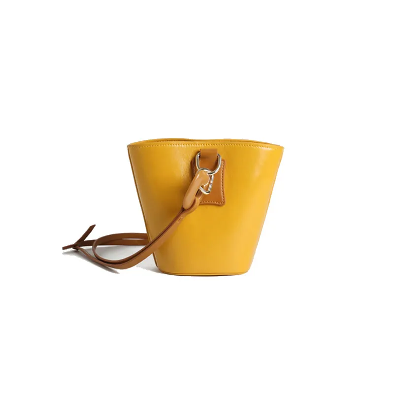

Summer Niche Design Pleated Bright Shoulder Portable Axigeretro Bucket Bag Genuine Leather Simple Diagonal Mini Cow Leather Ins