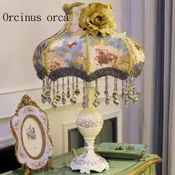 Каучуковые, в европейском стиле вырезка кружево ткань декоративные настольные лампы Американский пастырской спальня гостиная