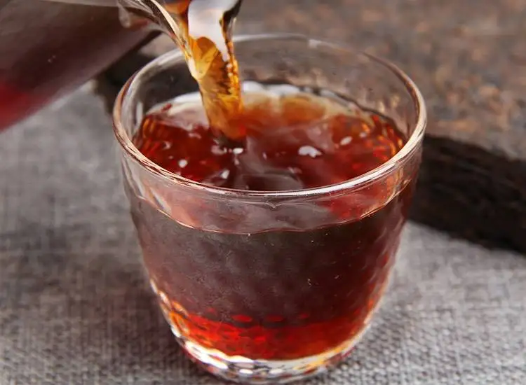 Сделанный в 1990 спелый чай пуэр, древний чай пуэр, античный, медовый сладкий, тускло-красный чай, древнее дерево