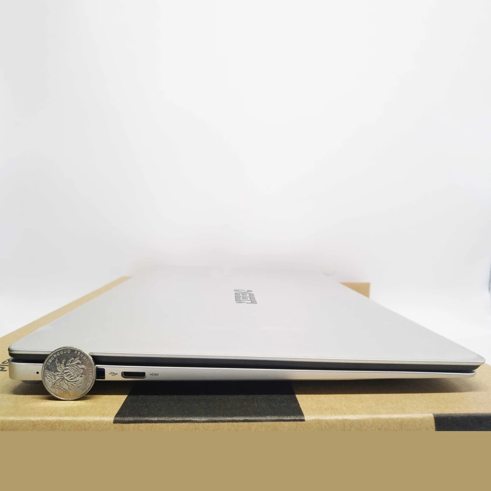 DEEQ 15.6 inch ultraslim laptop 2G 32G SSD large battery HD Windows 10 activated Camera WIFI bluetooth notebook computer netbook