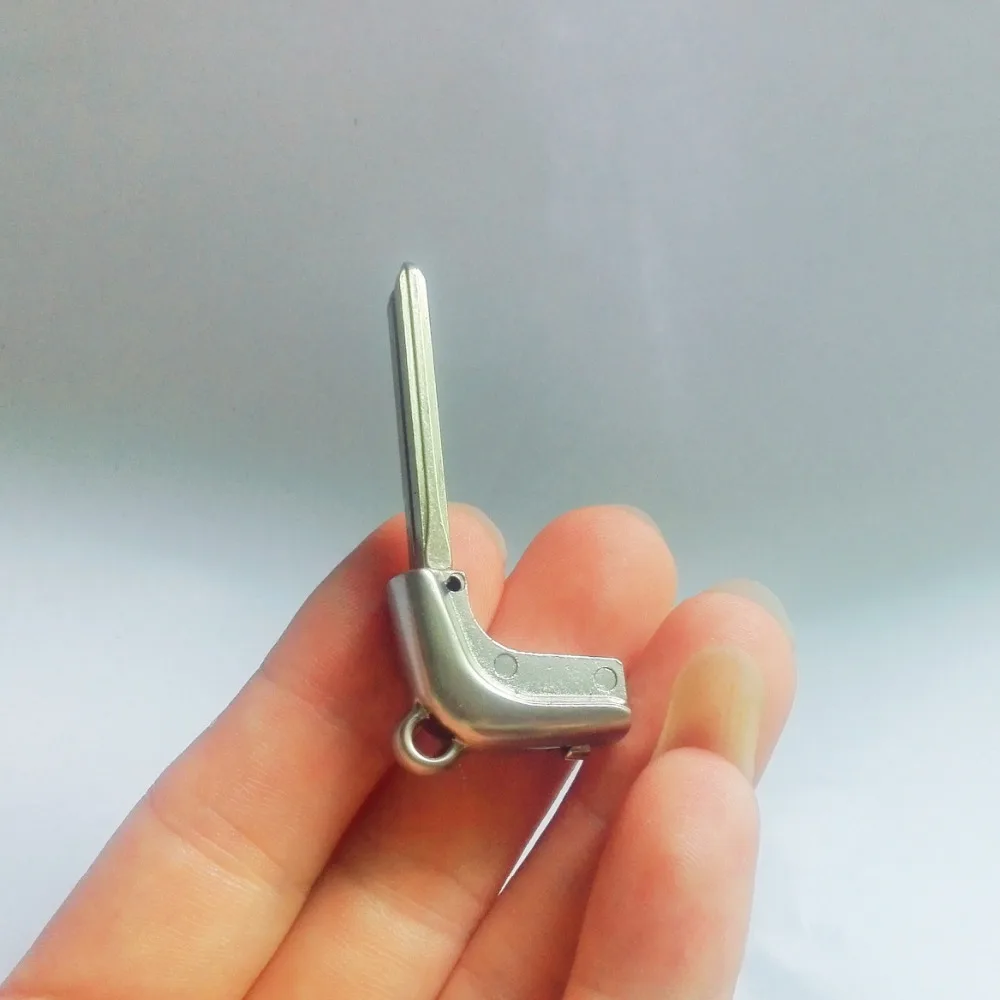 

2PC For Lexus LX470 GS450h IS350 SC430 Smart key blade