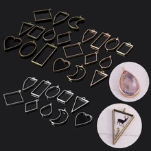 10 adet çeşitli geometrik içi boş preslenmiş çiçek çerçeve kolye reçine takı yapımı(China)
