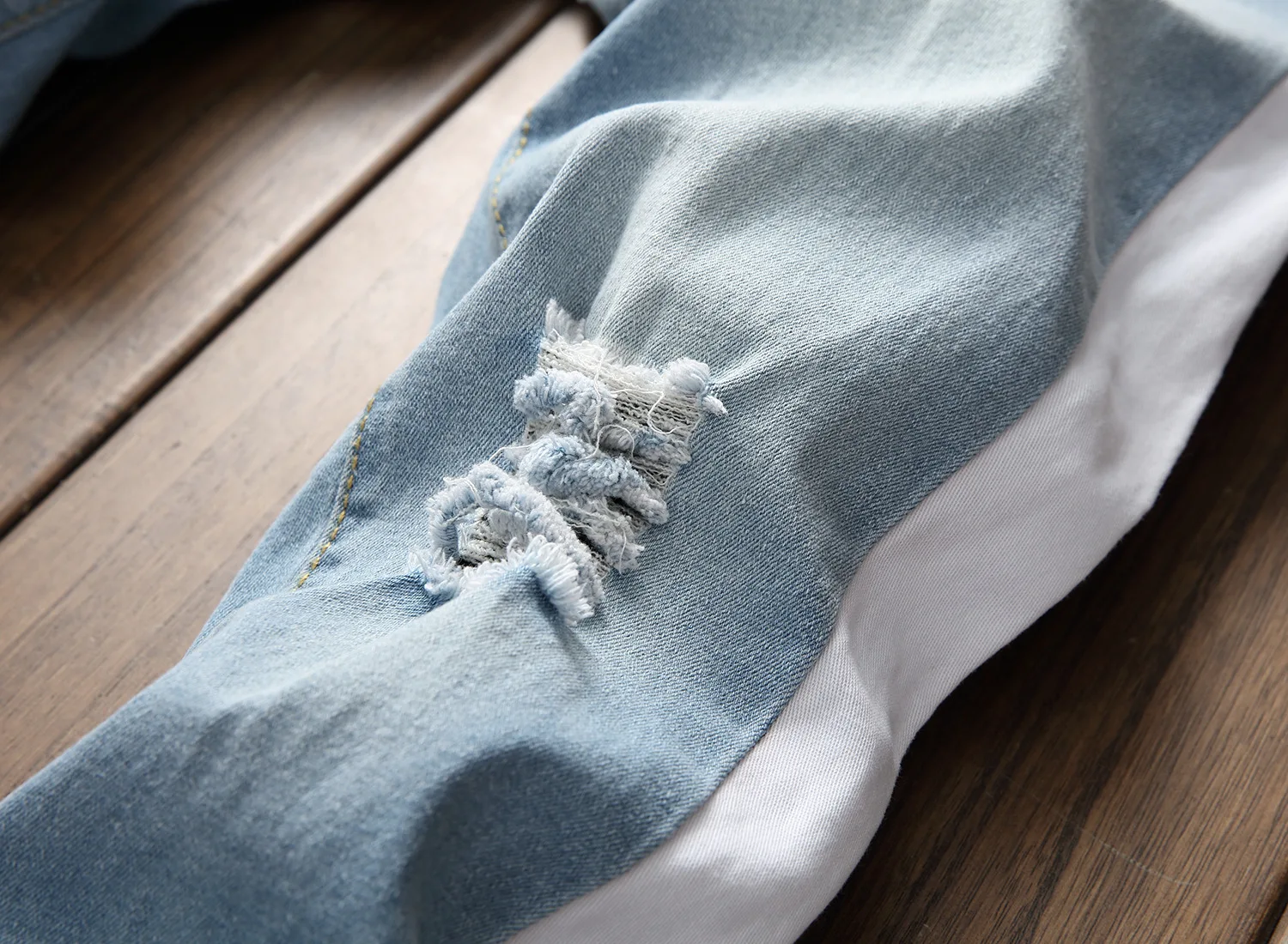 2018 Men Stretch jeans side stripe biker jeans denim ripped knee holes slim supper skinny hip hop jeans men