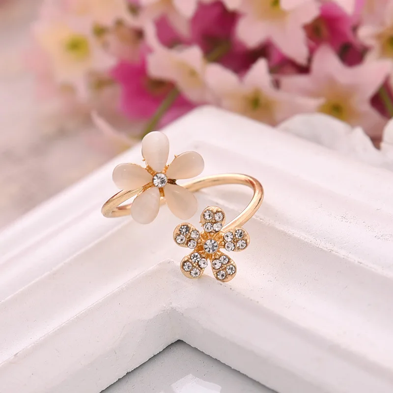 

1Pcs Fashion Jewelry Shiny Crystal Daisy Flower Adjustable Ring Cute Beautiful Rhinestone Rings For Women Girls Free Shipping