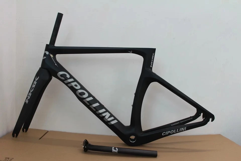 Perfect 2018 carbon frame full carbon road bike frame include fork headset clamp seatpost Carbon bicycle Frameset with BSA bike frame 0