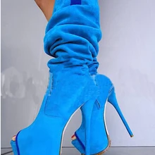Новинка; Модные женские джинсовые сапоги с открытым носком; высота платформы по колено; Высокий каблук-шпилька; цвет синий, розовый; сапоги-гладиаторы на высоком каблуке