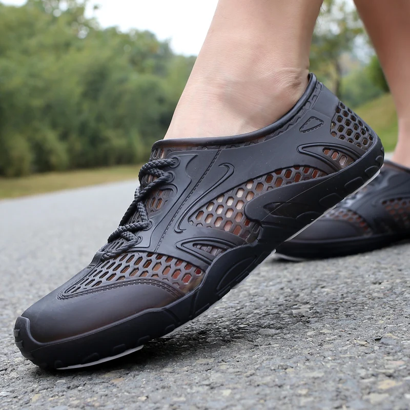 أحذية ماء حفرة الصنادل الرجال أكوا سباحة الصيف المياه نعال شاطئ المنبع Sandalia zapatillas hombre