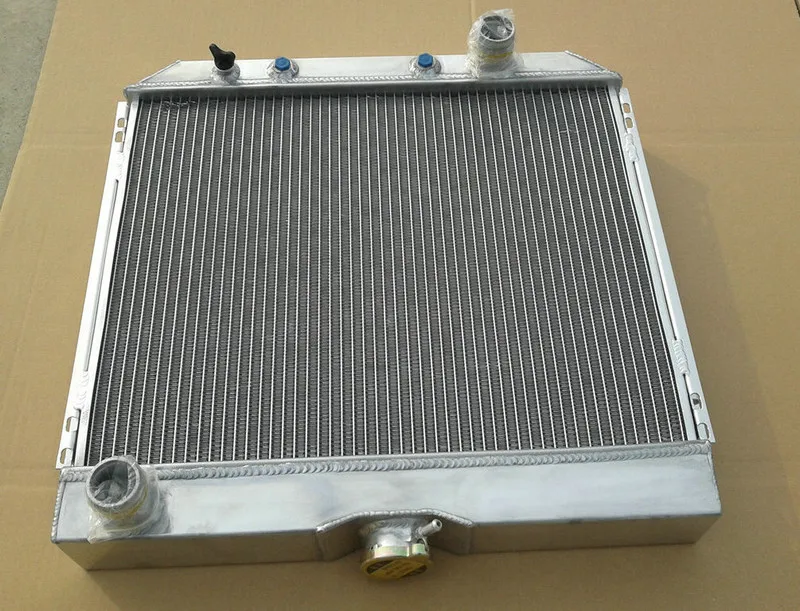 3Row Aluminum Radiator for 1967-1970 Ford Mustang//Fairlane//Torino//Mercury Cougar