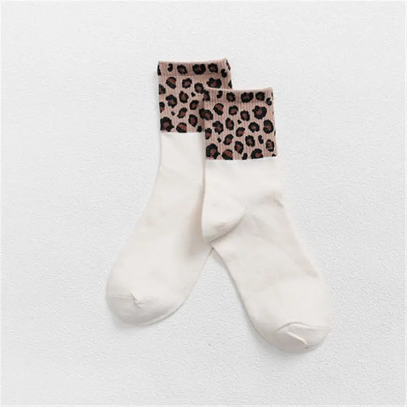 Леопардовые носки, женские хлопковые носки с принтом, эластичные носки, европейский и американский стиль, удобные женские носки средней длины