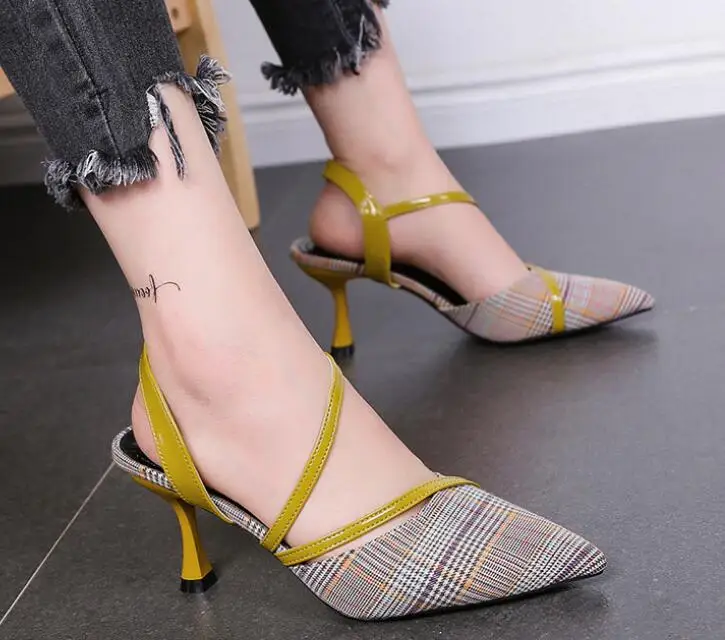 Большие размеры 35-39; женские туфли-лодочки на шпильке; клетчатая обувь с острым носком из органической кожи на тонком каблуке; коллекция года; весенние вечерние женские туфли; YM - Цвет: Цвет: желтый