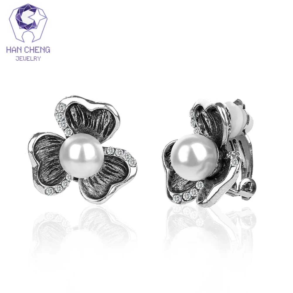 

HanCheng New Fashion Metal Rhinestone Pearl Flower Vintage Clip Earrings For Women Jewelry Antique Silver Plated bijoux brincos