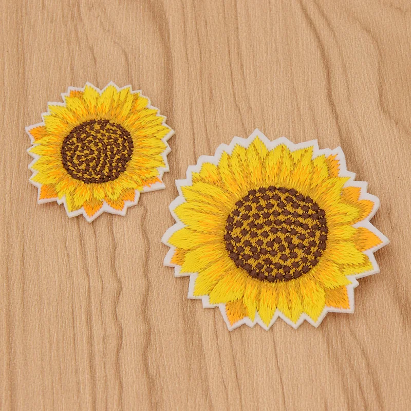 

2pcs Sunflower Shaped Embroidery Iron On Self-Adhesive Patches For Children Garment Hat Decoration Applique
