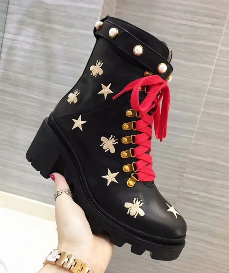 Pearl Short Winter Boots Women Black Animal Print Lace Up Ankle Botas Feminina Metal Decoration Leather Martin Bottes Femme