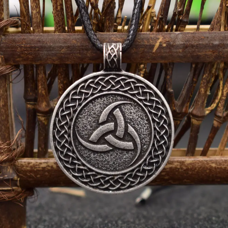 SanLan Colgante de caleidoscopio Vikingo, 12 Triple Cuerno de Odín celta, collares con personalidad masculina, regalo de la suerte, joyería|Colgantes| AliExpress