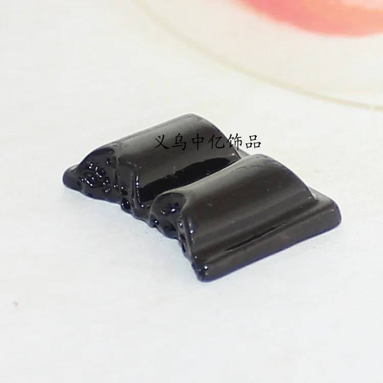 50pcs/lot resin flat back M letter chocolate 23mm kawaii cabochons crafts DIY For Hair Cellphone Decoration 50pcs/lot resin flat back M letter chocolate 23mm kawaii cabochons crafts DIY For Hair Cellphone Decoration