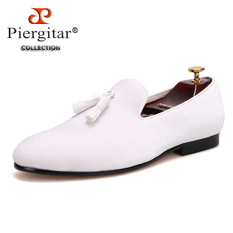 Piergitar/ несколько цветов, мужские бархатные туфли с бархатными кисточками, вечерние и свадебные Мужские модельные туфли, мужские лоферы в британском стиле - Цвет: Белый