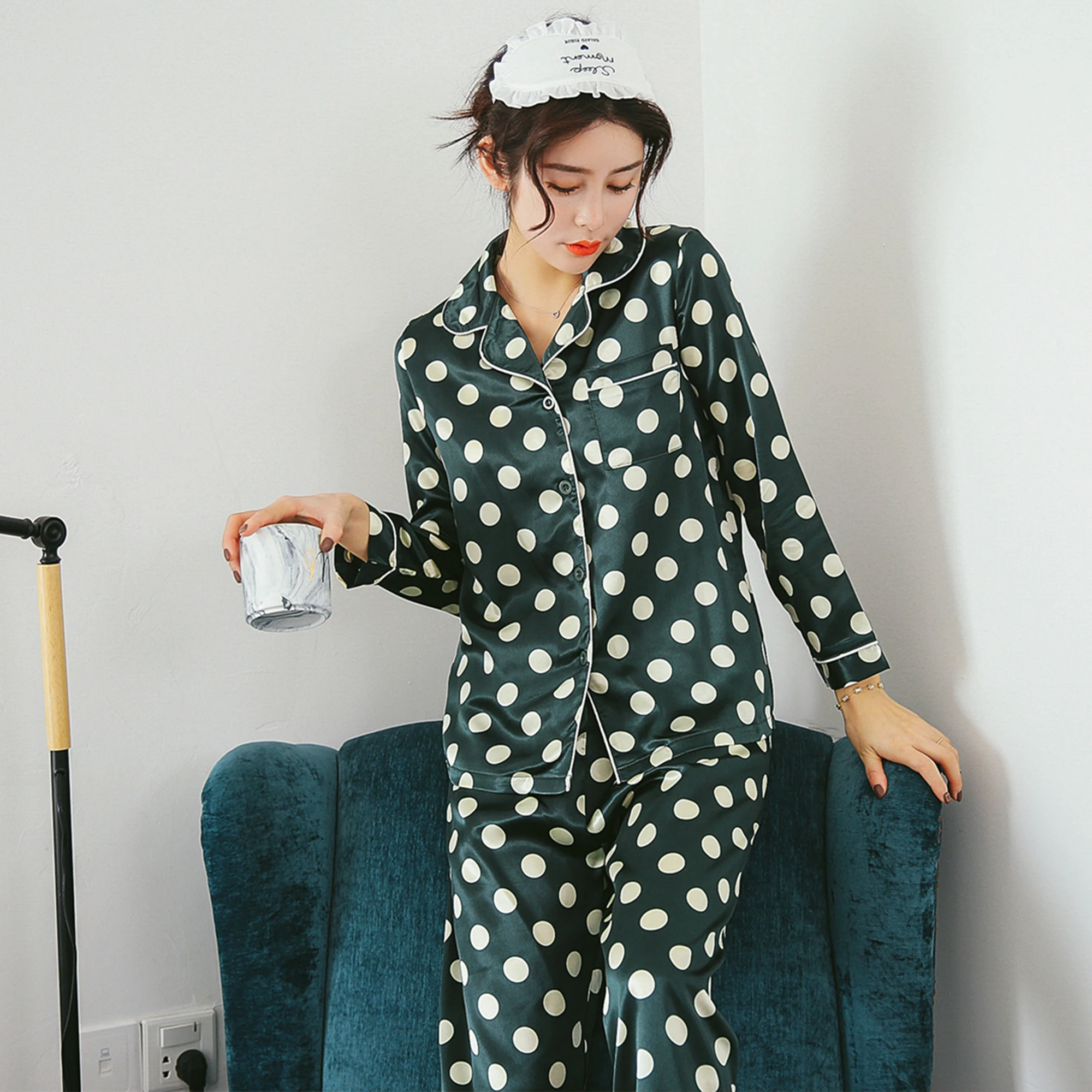 2018 Autumn Long Sleeve Silk Comfortable Pajamas for Women Girl Lovely