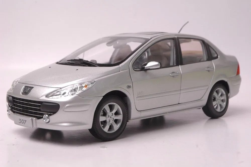 Модель литая в масштабе 1:18 для Peugeot 307 серебряный седан игрушечный автомобиль из