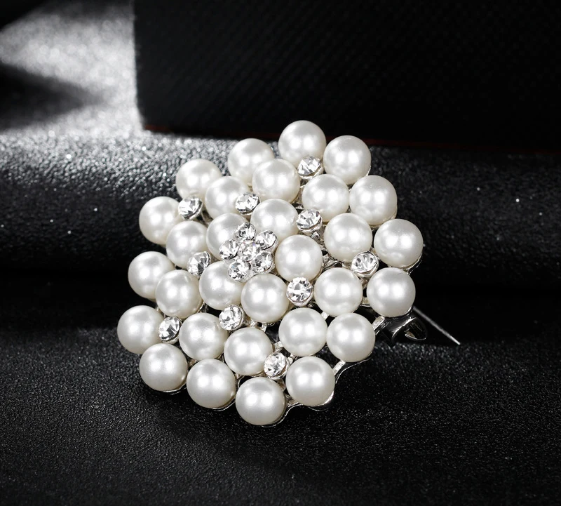 NIUYITID Women Imitation Pearls Brooches Lapel Pin Rhinestone Crystal Jewelry Cheap Price Korean Style Female Accessories (4)