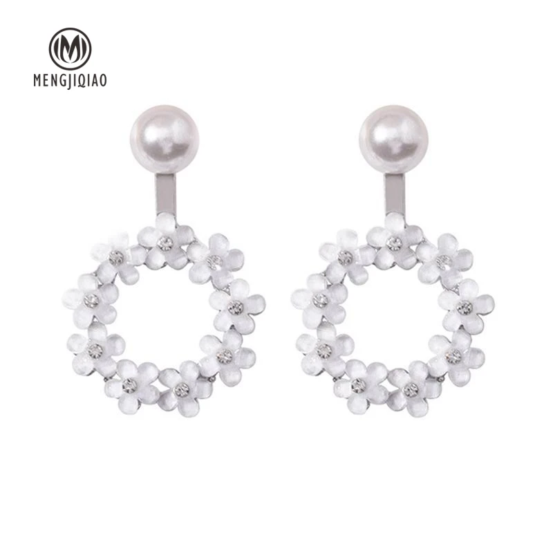 MENGJIQIAO 2018 New Elegant White Acrylic Wreath Circle Dangle Pendientes For Women Fashion Jewelry Flower Ball Oorbellen Gifts