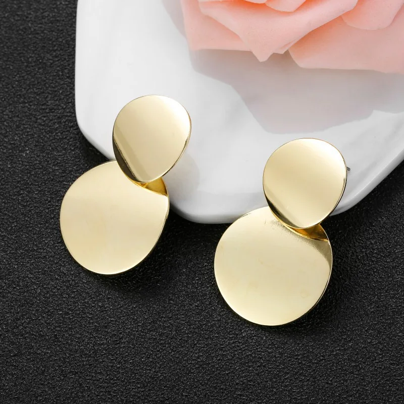 

UILZ 2019 European and American Fashion High Quality Circle Shape Metal Earrings for Women Party Jewelry UE2008