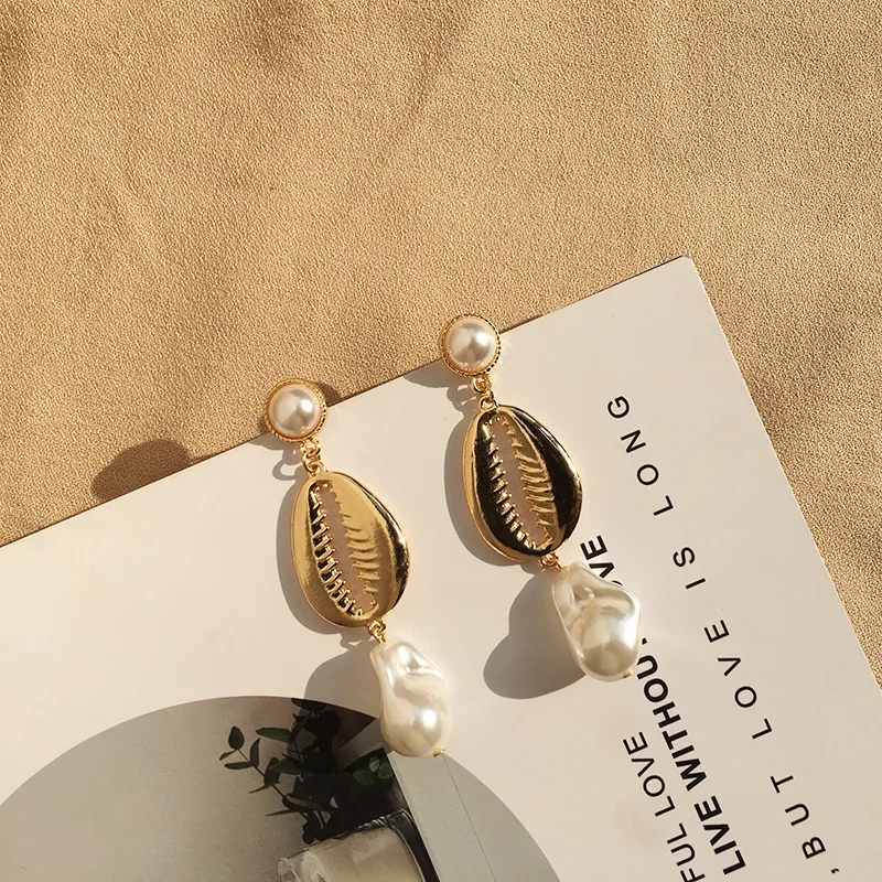 

New Design Irregular Imitation pearls Earrings for Women Vintage Cowrie Shell Earring Punk Statement Brincos Vacation Jewelry