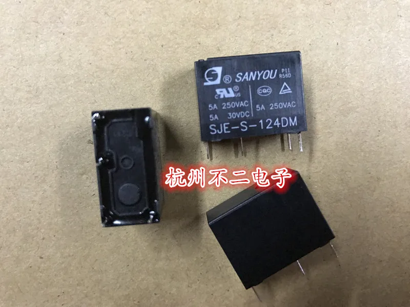

SJE-S-124DM relay a group of normally open 4 feet 5A250VAC for HF33F
