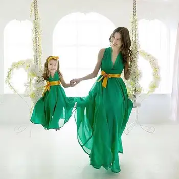 

Green Mother Daughter Matching Dress Halter Off The Shoulder Long Chiffon Beach Evening Dresses For Wedding Party Gowns