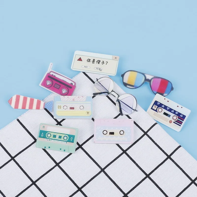 

1pcs Acrylic Brooches Fashion Music Discs Tapes Glasses Shape Cartoon Badges Lapel Pin for Women Girls Brooch Buckle Small Gift