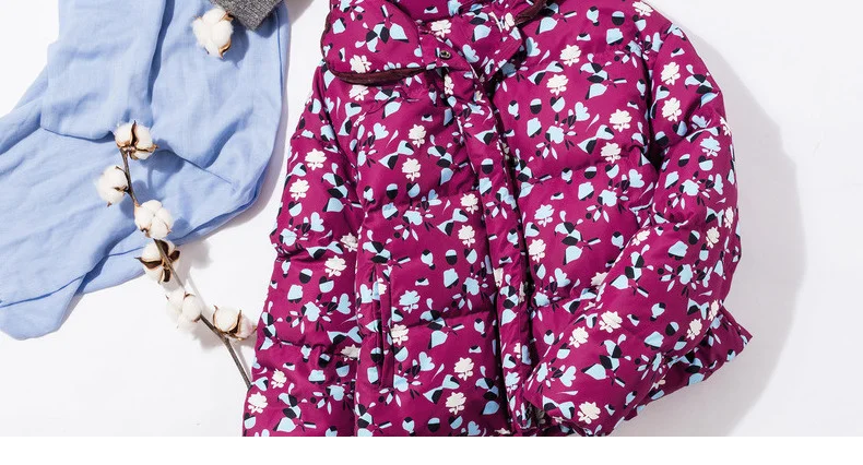 INMAN зимнее Короткое женское пуховое пальто с отложным воротником контрастного цвета в свободном стиле с цветочным принтом