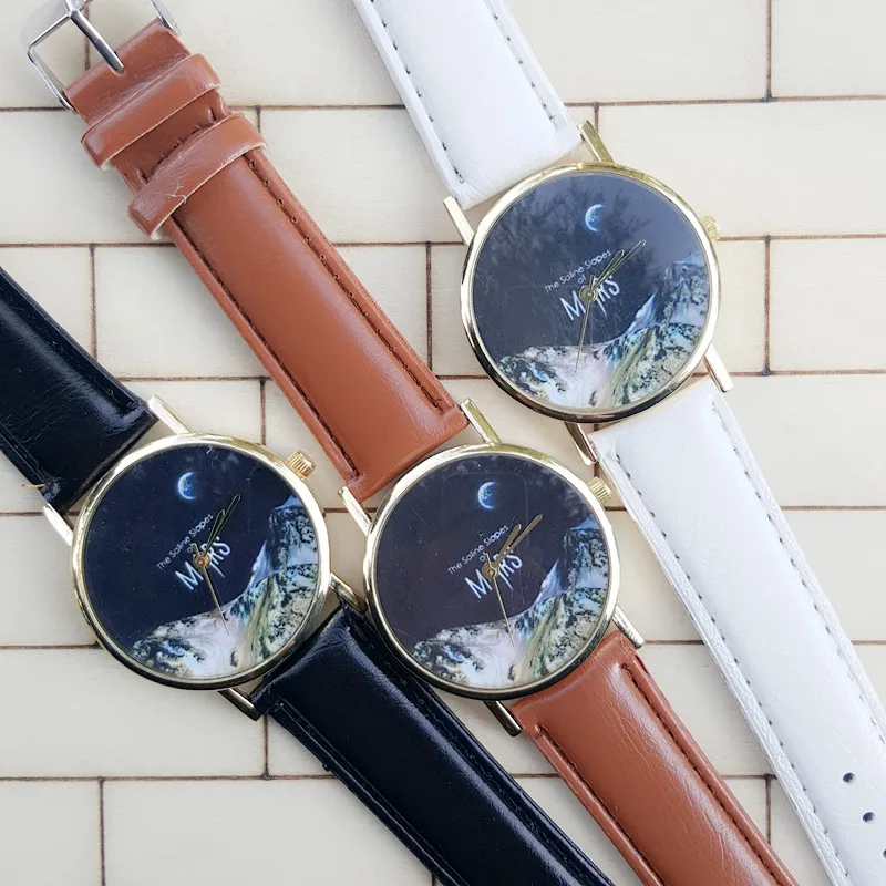 

2015 Newest The Saline Slopes Of Mars Watch, Personality Leather Strap Night Sky Element Female Students Clothing Quartz Watch