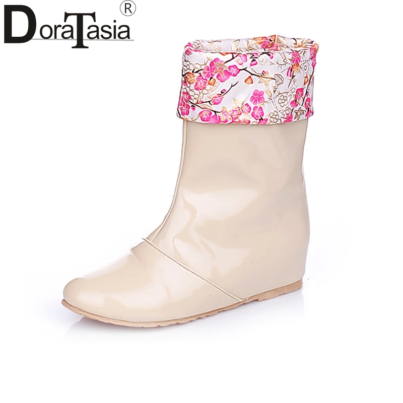 

DoraTasia 2016 big size 32-43 galoshes fashion women boots lace up rubber skidproof inner heels woman shoes mid calf rainboots