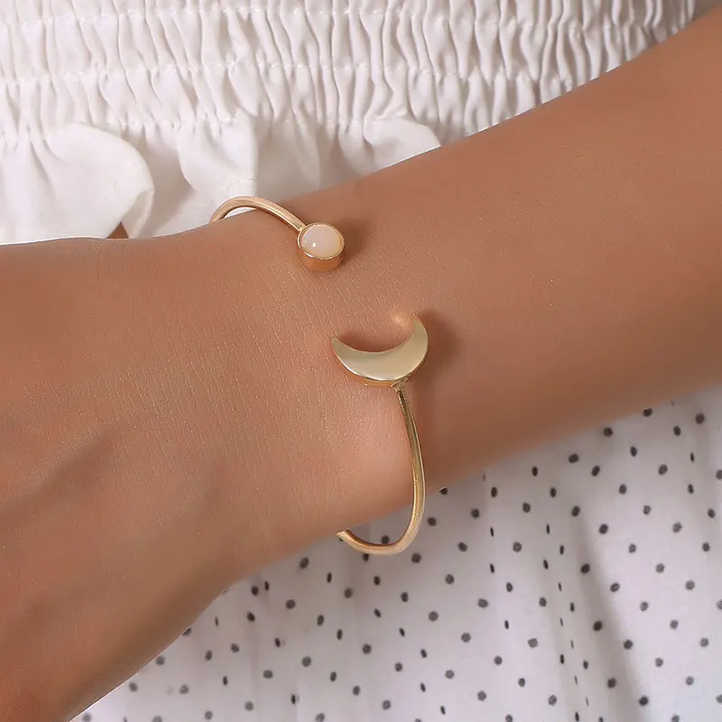 

2019 Fashion Punk Gold Chain Moon Crystal Geometry Open Bracelet Women Charm Beach Jewelry Drop Shipping