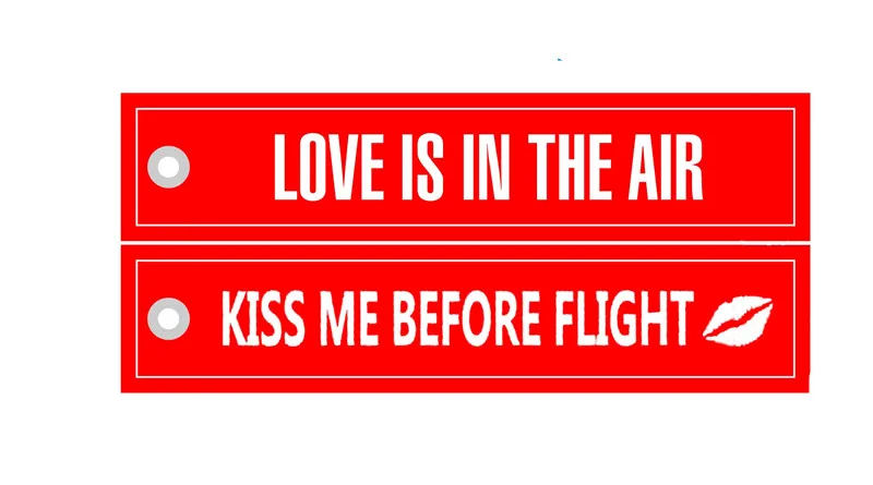Поцелуй меня перед полетом губ Love Is In The Air ткань вышивка брелок Авиации Теги