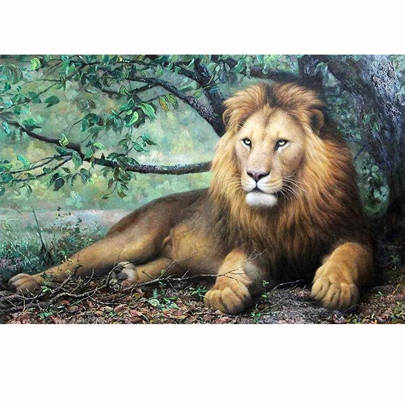 звери на деревьях. лев лежит. лев под деревом. лев спит на ветке. лев под деревом.