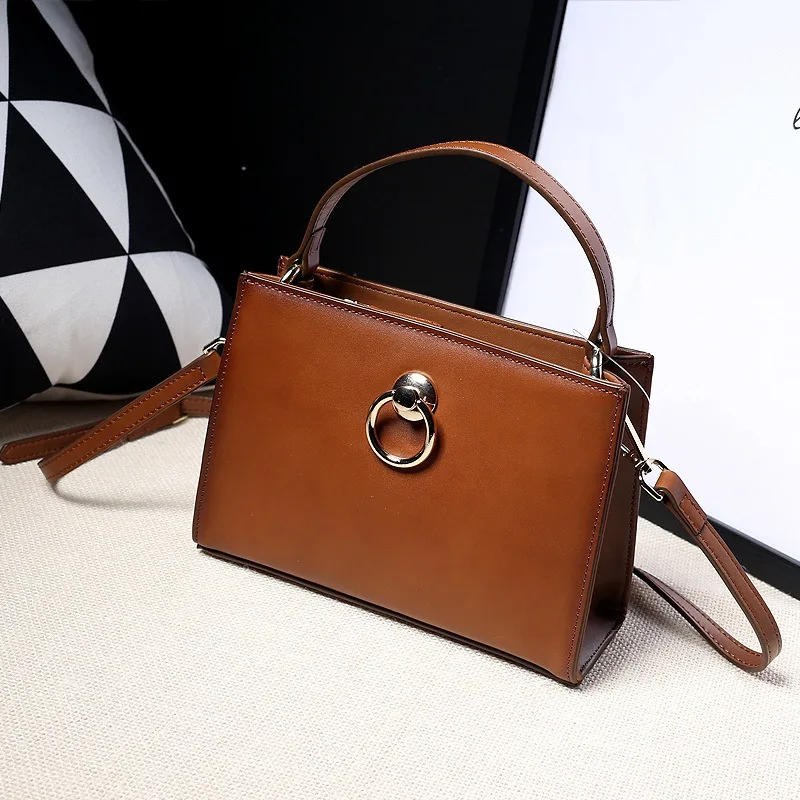 

South Korean new retro leather handbags leather shoulder bag simple joker fashion female bag inclined across a small package