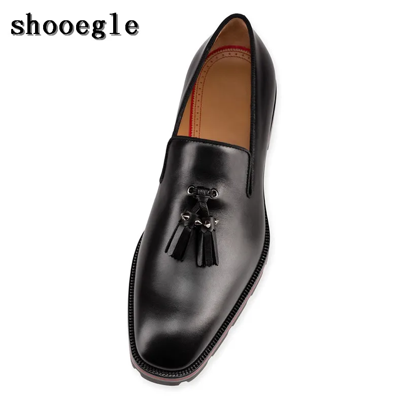 SHOOEGLE/Мужская обувь ручной работы наивысшего качества; chaussure homme; роскошные мужские лоферы с кисточками; черные кожаные мужские модельные туфли в стиле Дерби