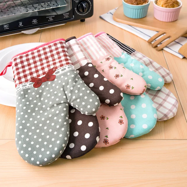 Cheap 2pcs Kitchen Baking Cook Insulated Padded Oven Gloves Mitt Heat Insulation Pad Cooking Tools Potholder Microondas Oven Mitts