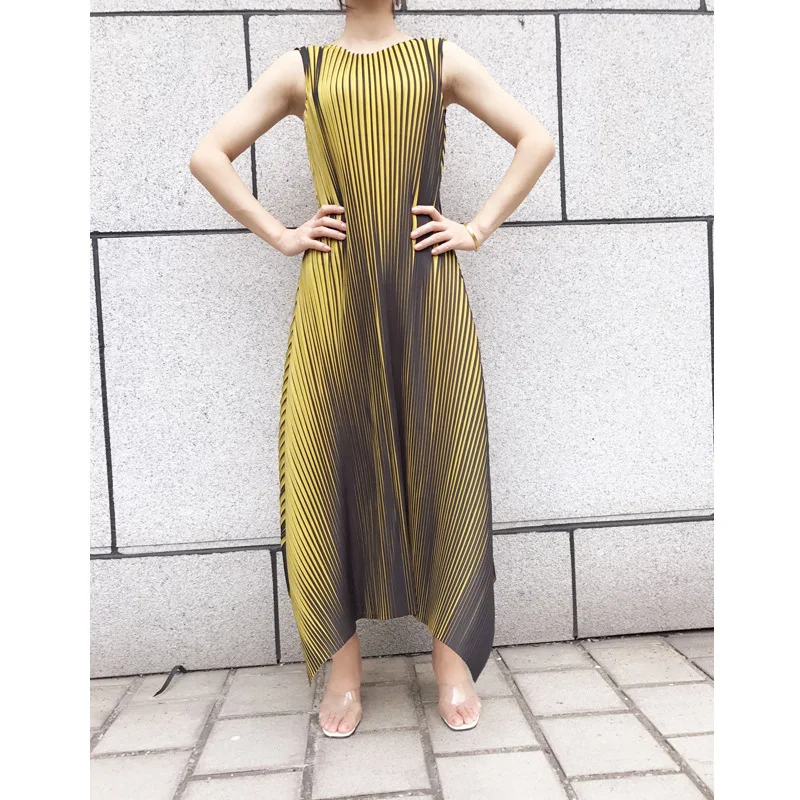 LANMREM New Summer Round Neck Sleeveless Pleated A-line Pullover Long Dress Female Vestido WH24407 Free Size