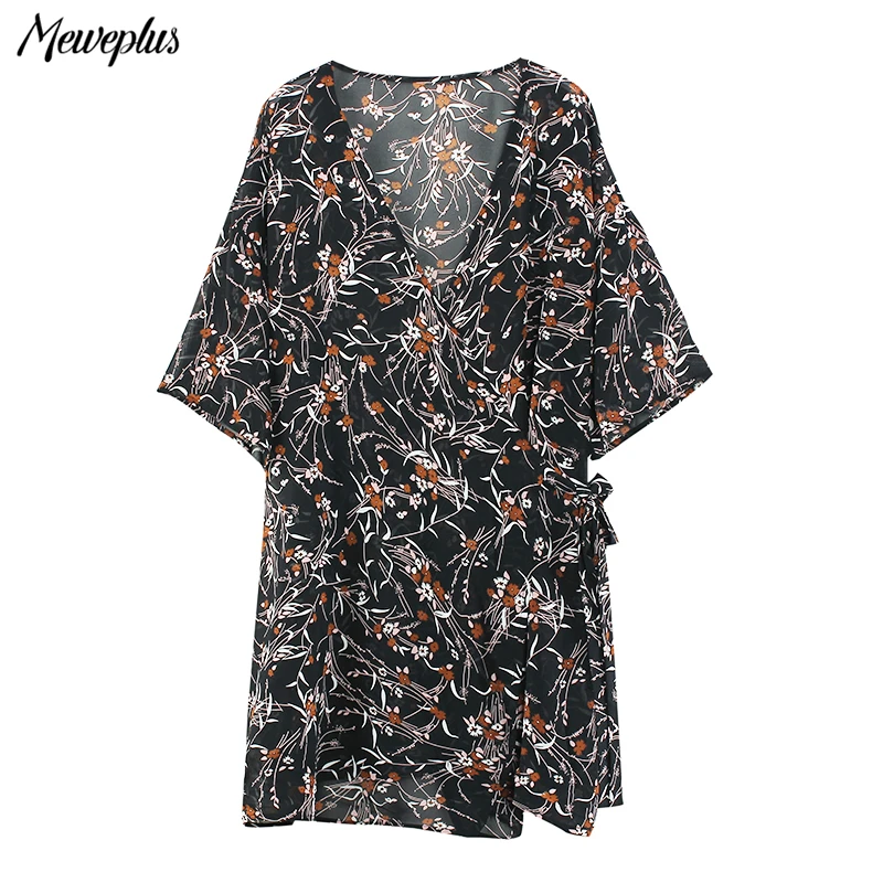 2018 New Spring Women Chiffon Shirts Plus Size Fashion Floral Print Sexy Tops Boho Style Tunic Transparent Blouse Beach Kaftan |