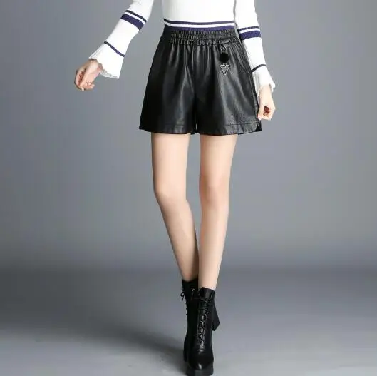 SHINYMORA осень-зима из искусственной кожи шорты для Для женщин, Новая мода c высокой талией, эластичные PU Короткие штаны элегантные шорты для женщин - Цвет: black