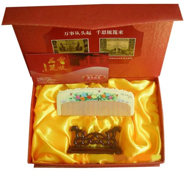 

New!Guaranteed 100% Chinese Characteristics gift very beautiful boxwood comb suited to give women gift-g120