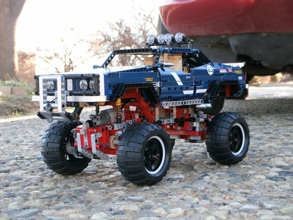LP 20011 technic наборы супер классика Ограниченная серия внедорожников 20014