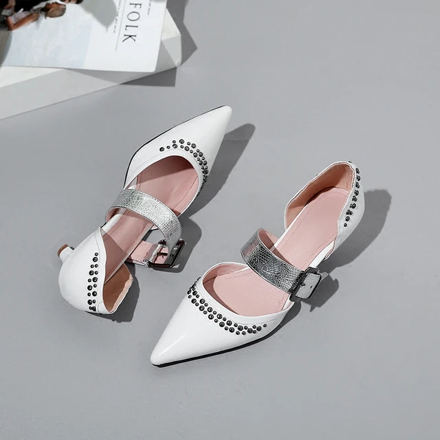 Stylesowner Pointed Toe Party Shoes Small Kitten Heel Belt Buckle Lady Sexy Shoe Rivets White Black Green Runway Single Shoe