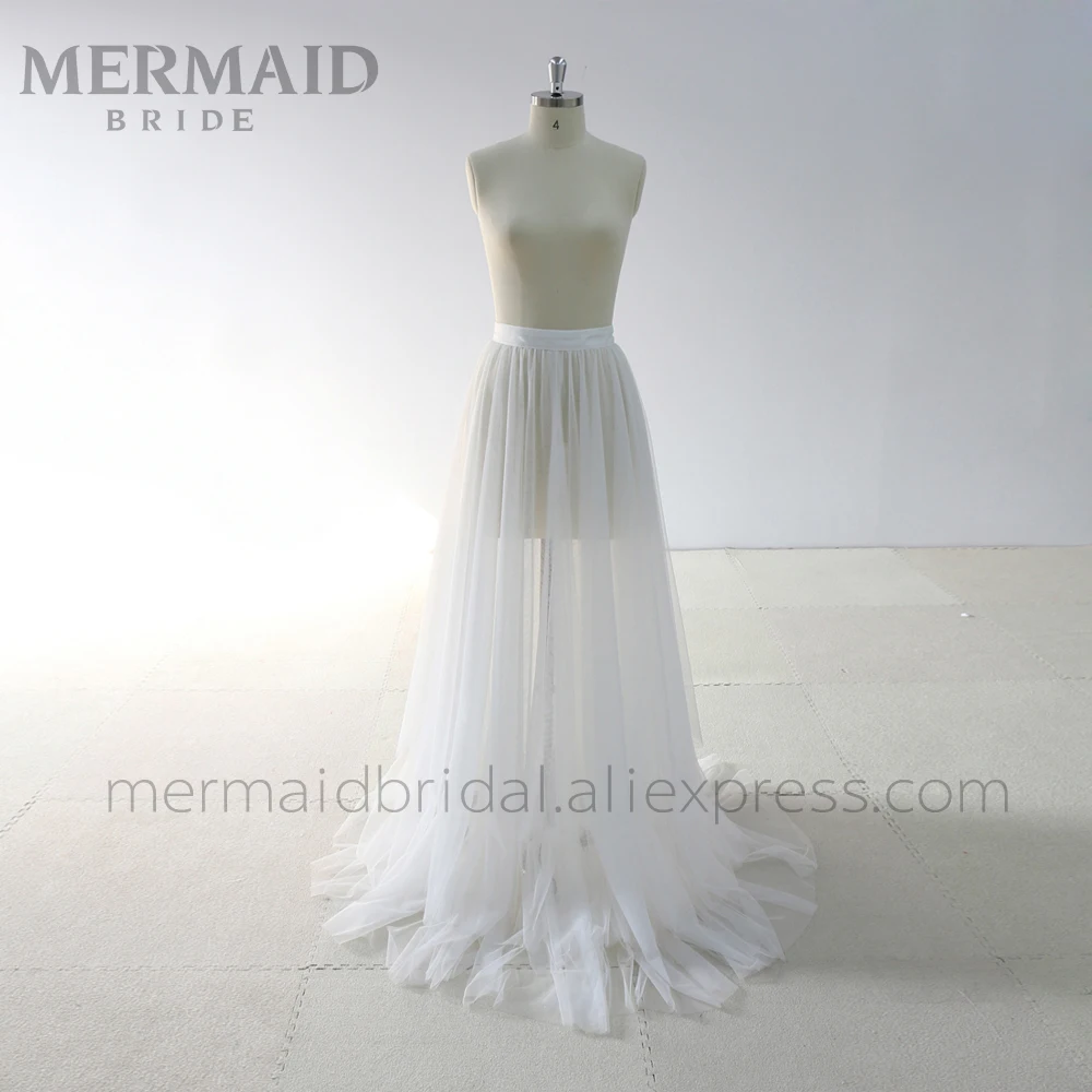 

Detachable Tulle skirt