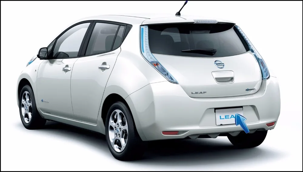revise11d-nissan-leaf-japanese-spec-brilliant-white-pearl-rear-side-view 